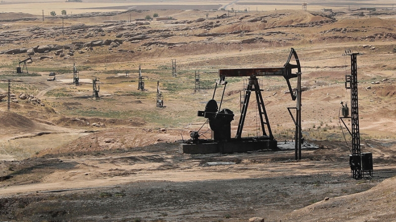 В САР заявили, что США продают нефть с сирийских месторождений через Турцию