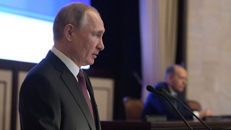 Путин предложил закрепить в конституции статус России как правопреемника СССР