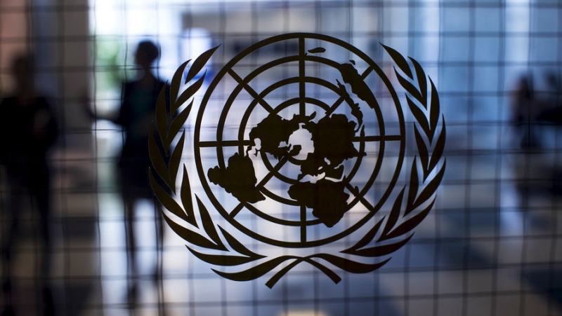 РФ и еще семь стран призвали ООН потребовать снятия мешающих борьбе с COVID-19 санкций