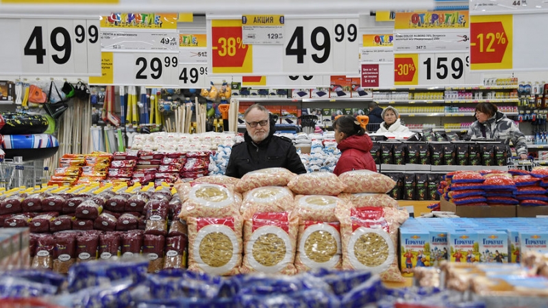 В правительстве заявили, что запасов продуктов в РФ хватит для повышенного спроса