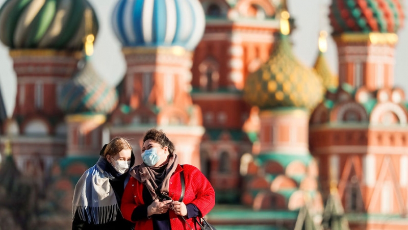 Находящиеся за рубежом на фоне пандемии россияне могут получить выплаты