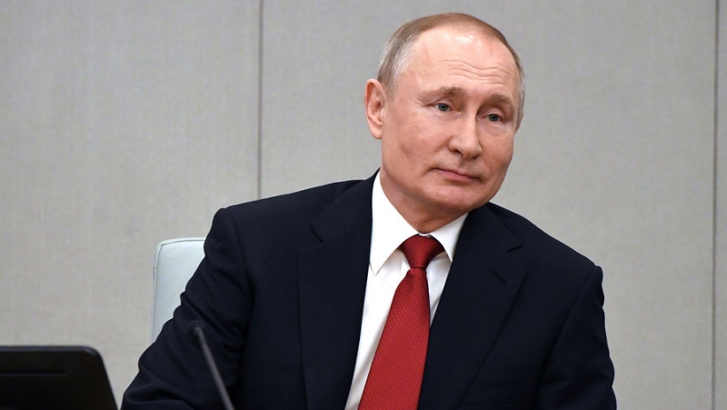 Путин подписал закон о кредитных каникулах для граждан и бизнеса