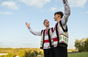 Дагестанская лезгинка на праздник: огонь, грация и национальное достояние